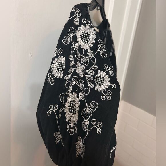 Max Studio Black Blouse with White Embroidery - Picture 3 of 5